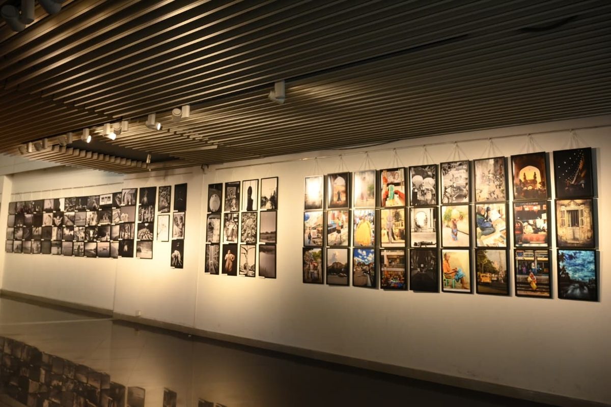 Exhibition wall V